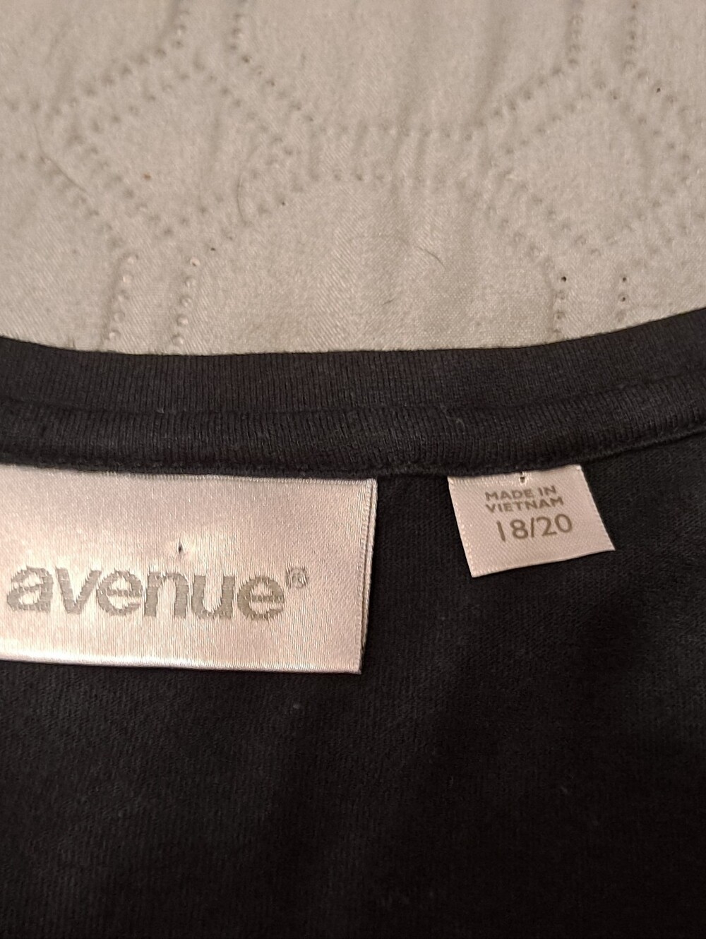 Avenue Classic Black Sleeveless Women’s Top Size 18/20 - Picture 4 of 7